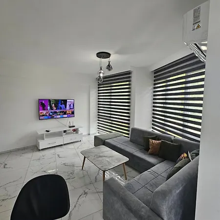 Oezyalcin Havuzlu 公寓 凯里尼亚