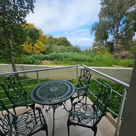 公寓 Oezyalcin Havuzlu 凯里尼亚